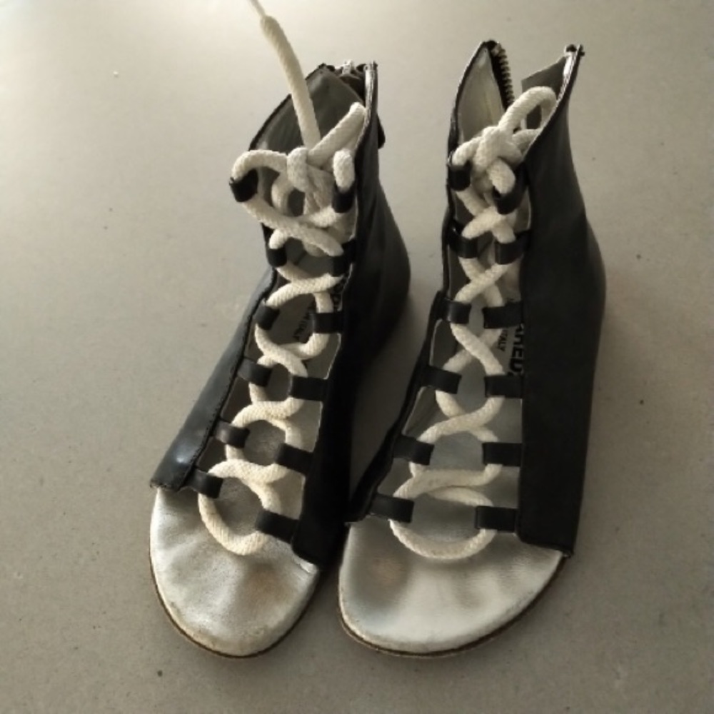 Girls all leather size 28 dsquared2